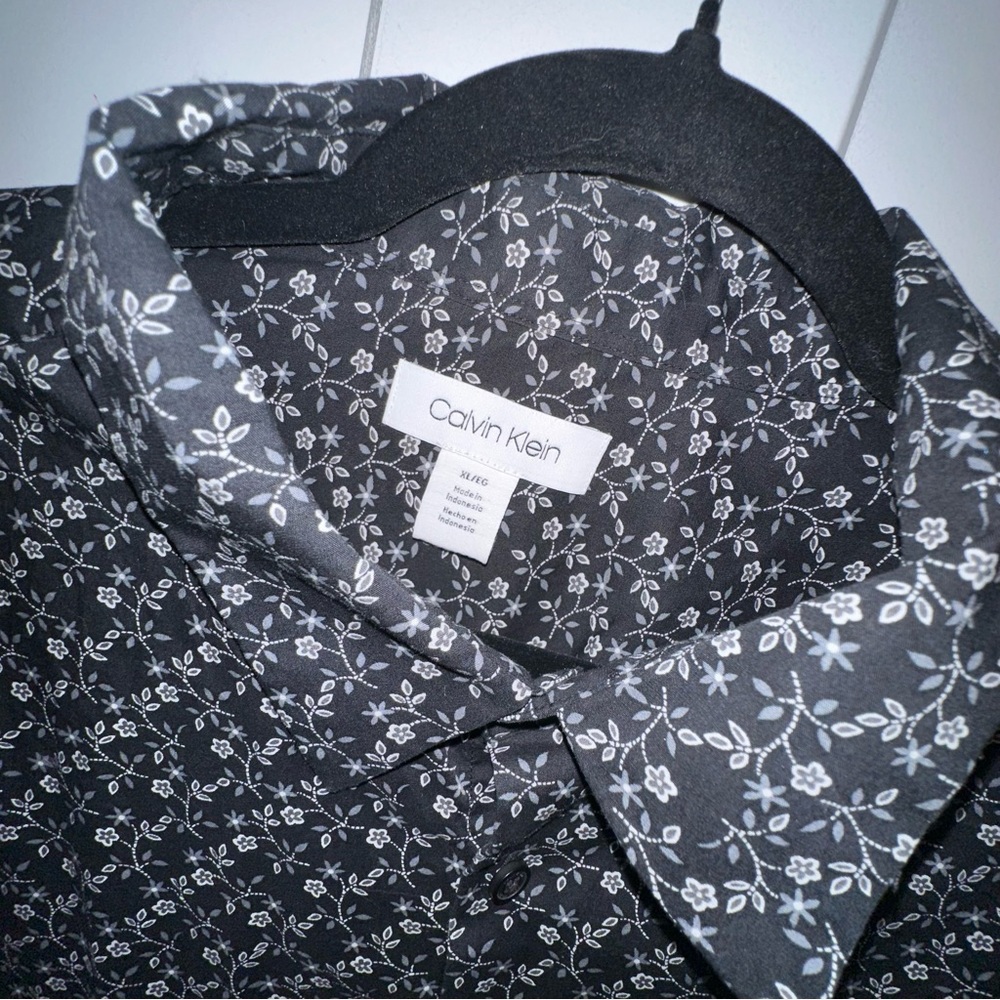 Calvin Klein Slim Fit Long Sleeve Floral Black and White Shirt - XL - Picture 2 of 6